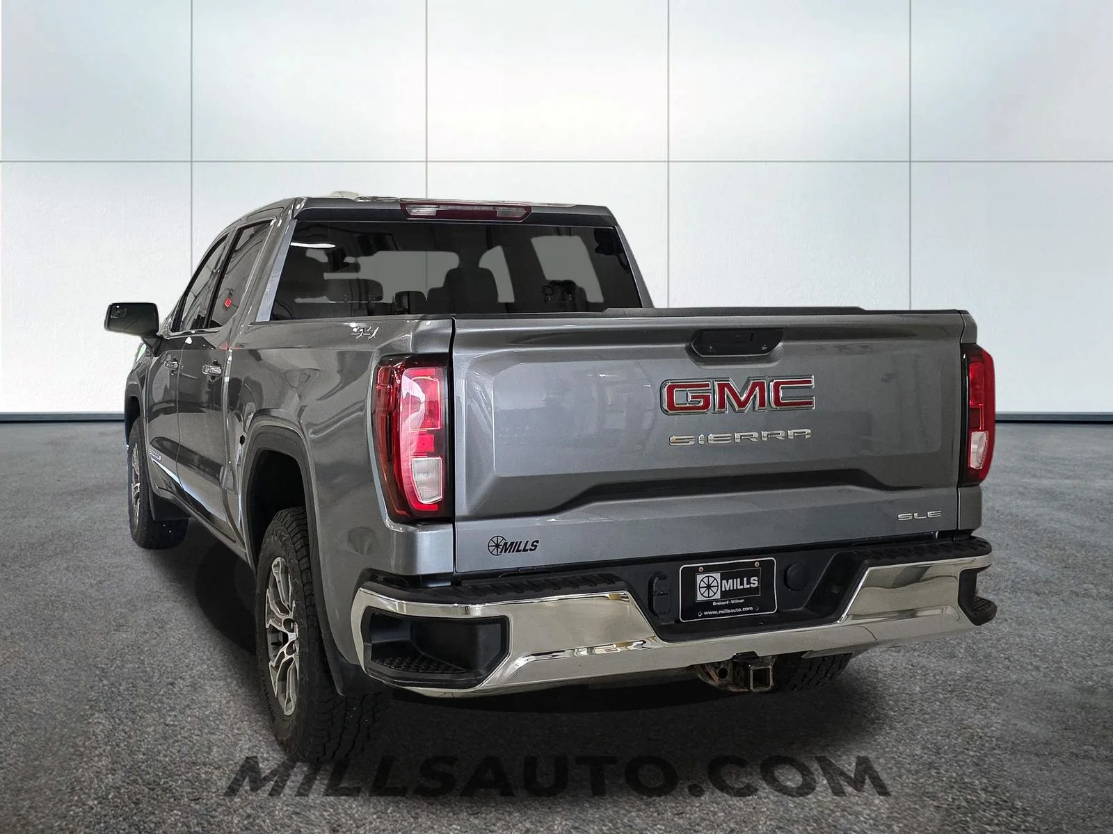 Used 2020 Gray GMC SLE image 5