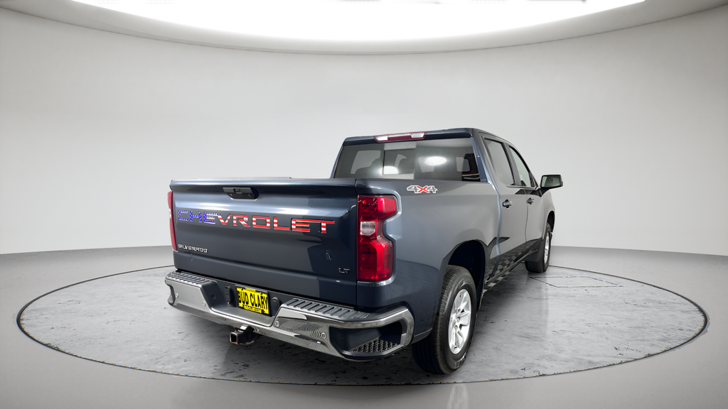 Used 2021 Gray Chevrolet LT image 3