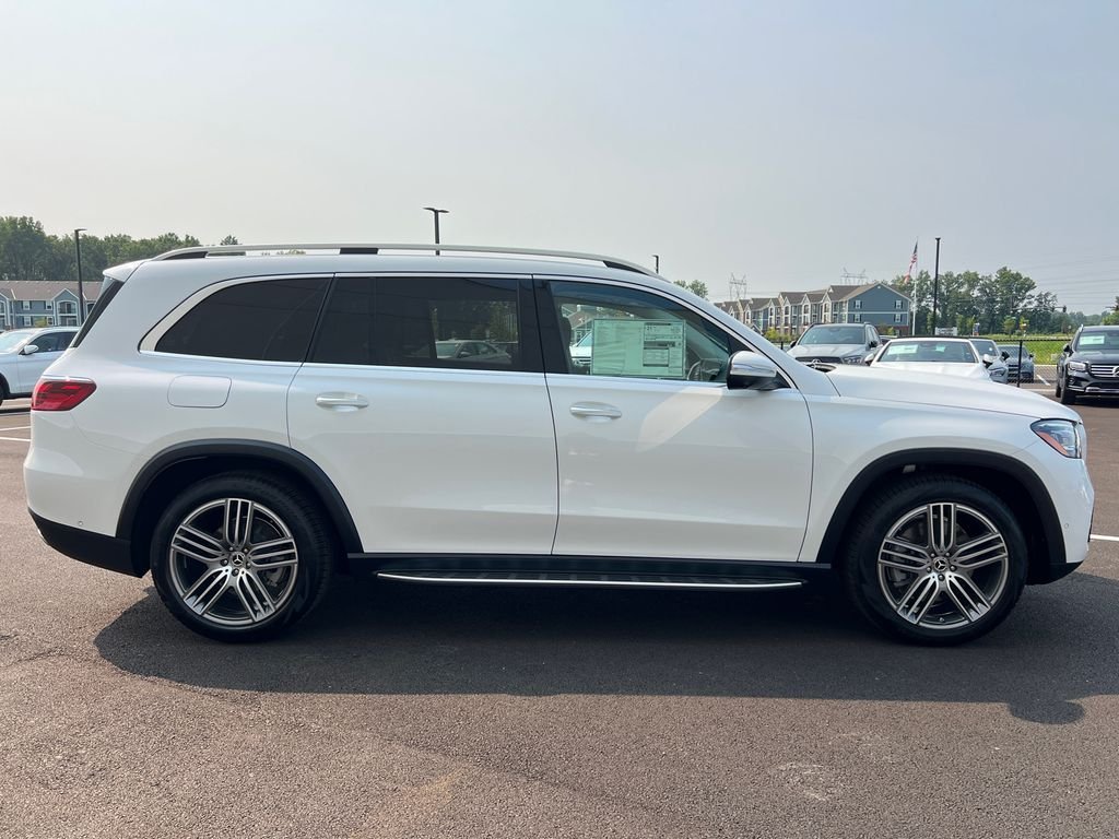 New 2026 MANUFAKTUR Moonlight White Metallic Mercedes-Benz GLS 450 image 9