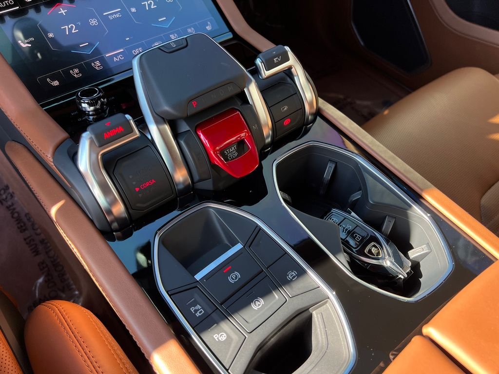Used 2025 Black Lamborghini SE image 24