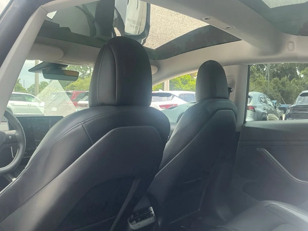 Used 2021  Tesla Standard Range Plus image 26