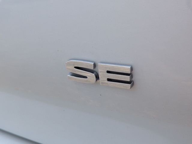 Used 2023  Mitsubishi SE Black Edition image 27