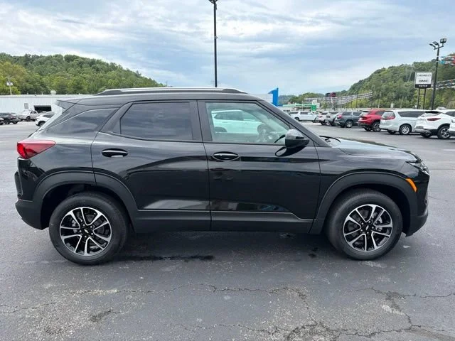 New 2026 Mosaic Black Metallic Chevrolet LT image 9