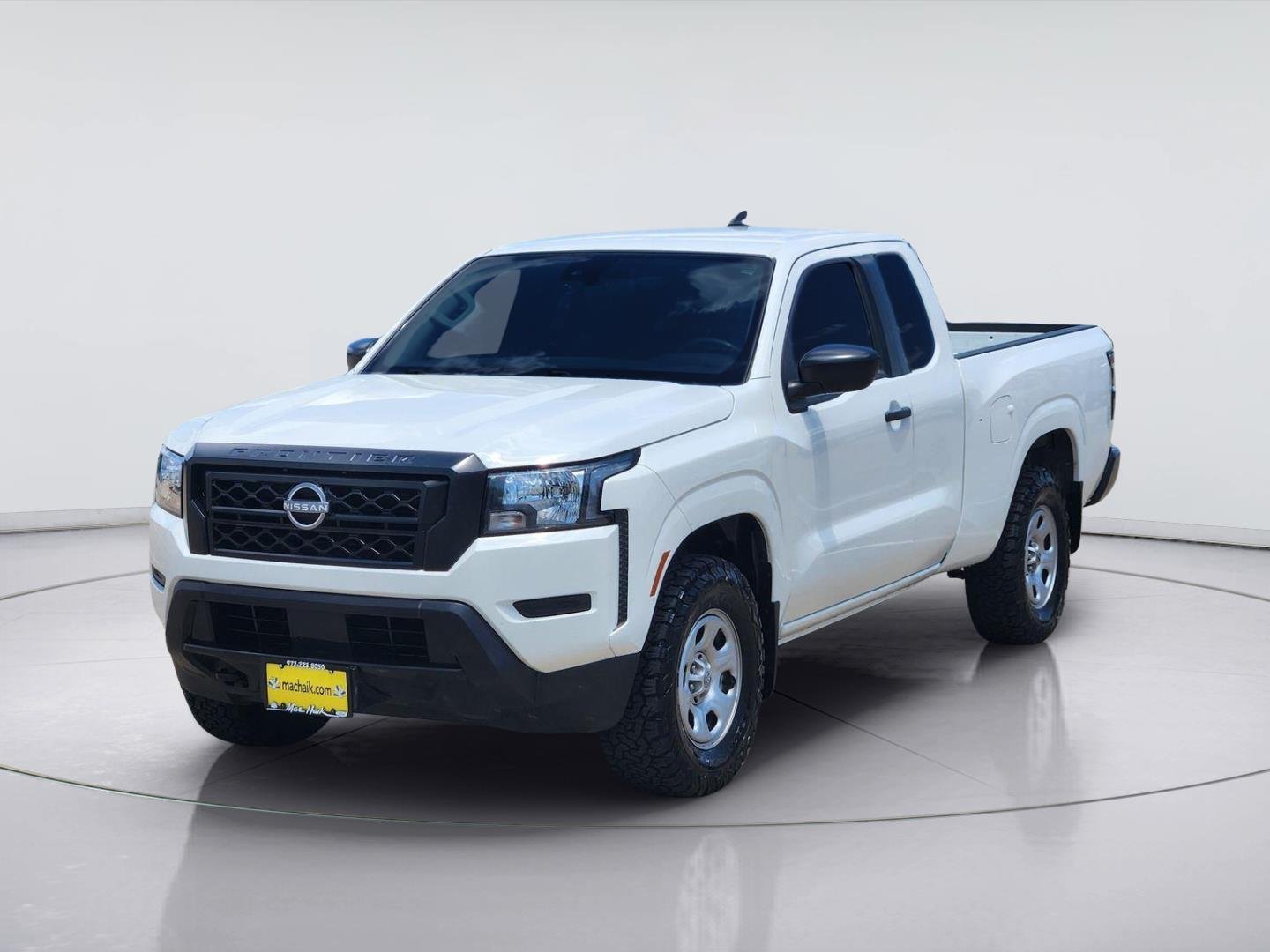 Used 2024 Glacier White Nissan S image 3