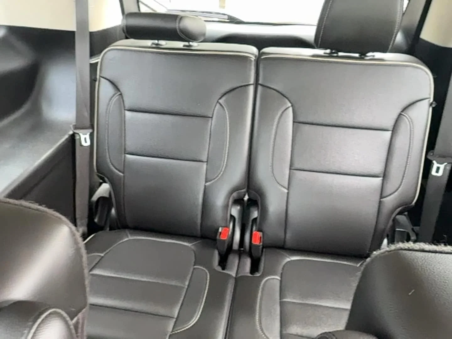 Used 2020 White GMC Denali image 27