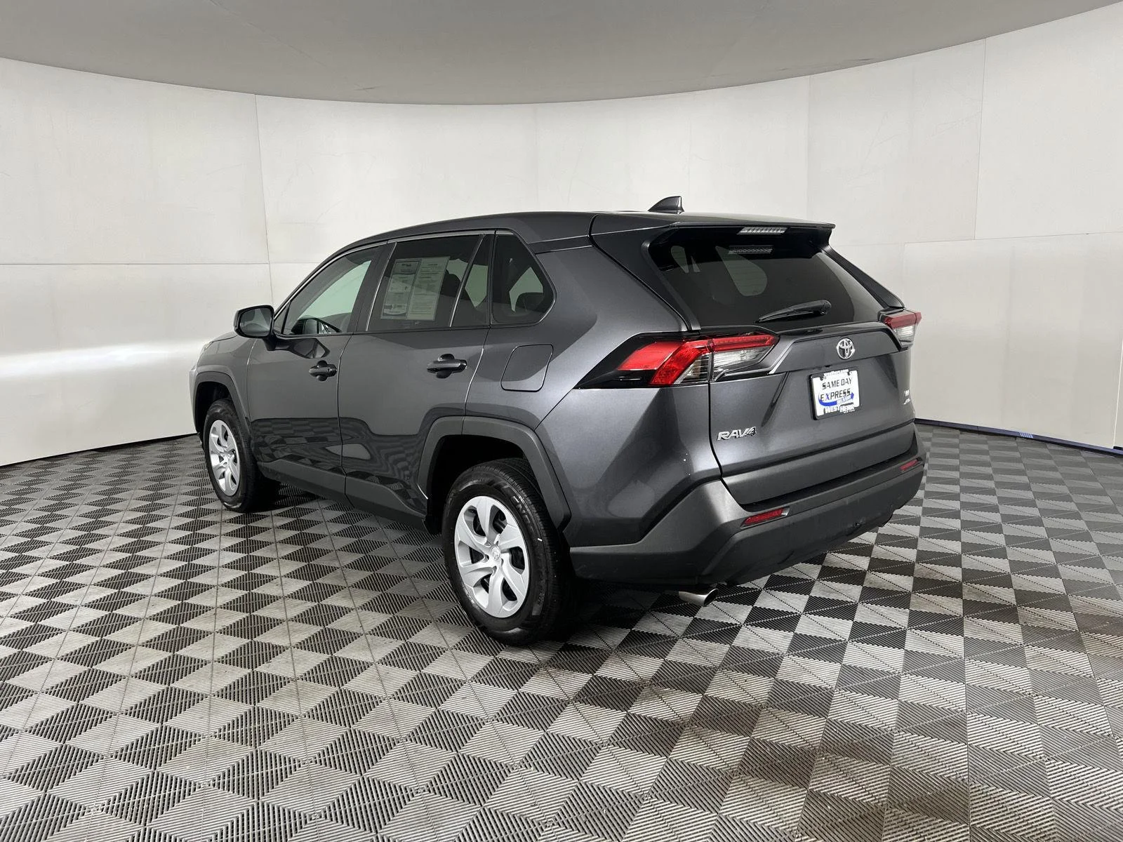 Used 2022 Magnetic Gray Metallic Toyota LE image 7