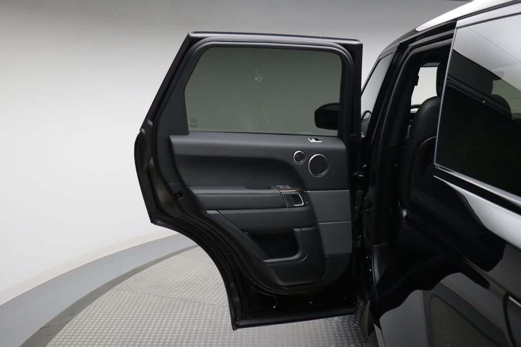 Used 2020  Land Rover HSE image 11
