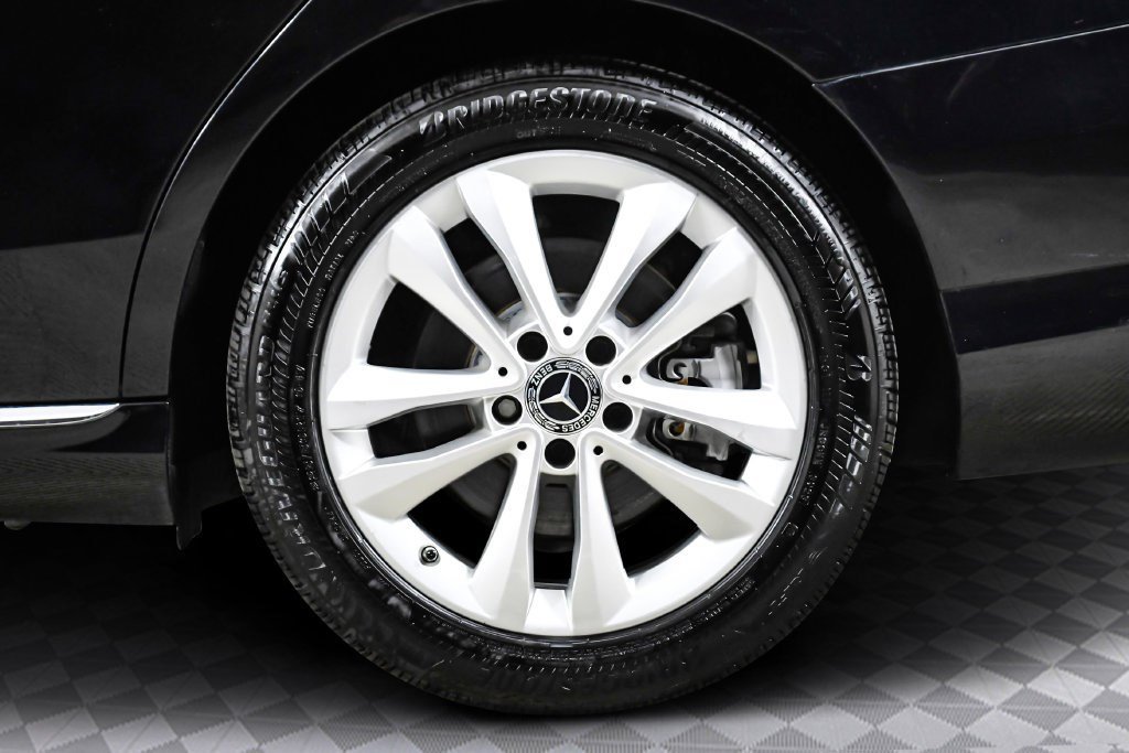 Used 2020 Black Mercedes-Benz C 300 image 29