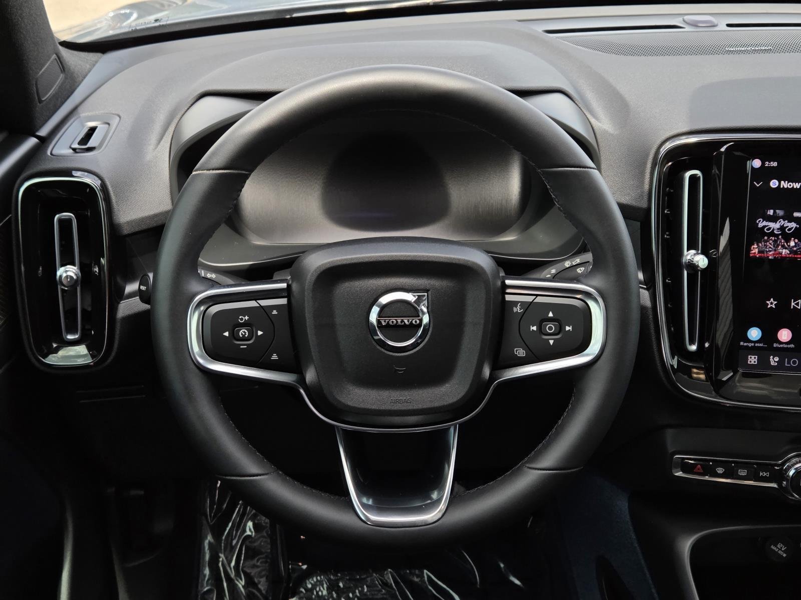 Used 2023 Thunder Gray Metallic Volvo Ultimate image 16
