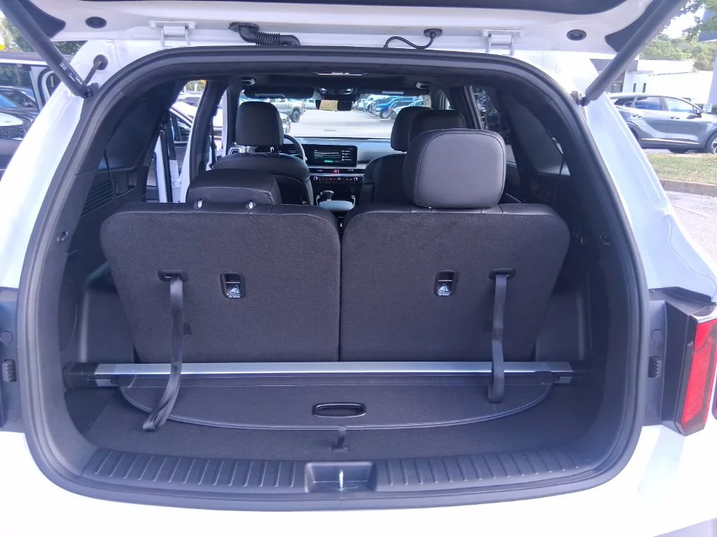 Used 2026 White Kia X-Line SX Prestige image 18