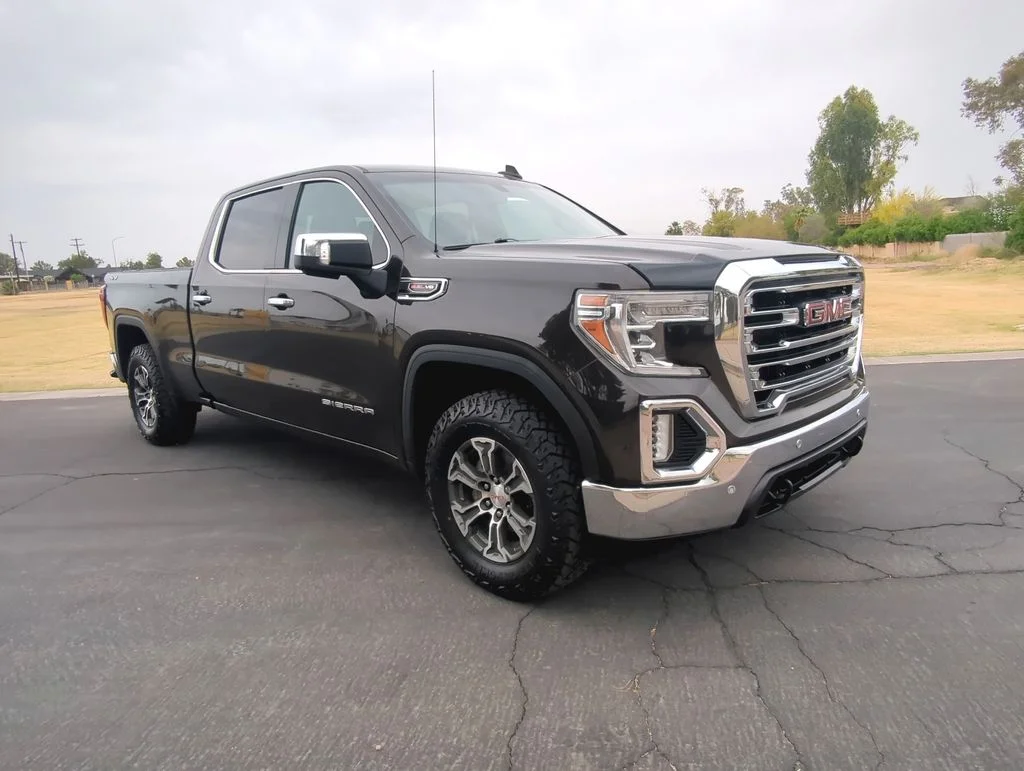 2020 GMC Sierra SLT 4WD Crew Cab Short Box's photo