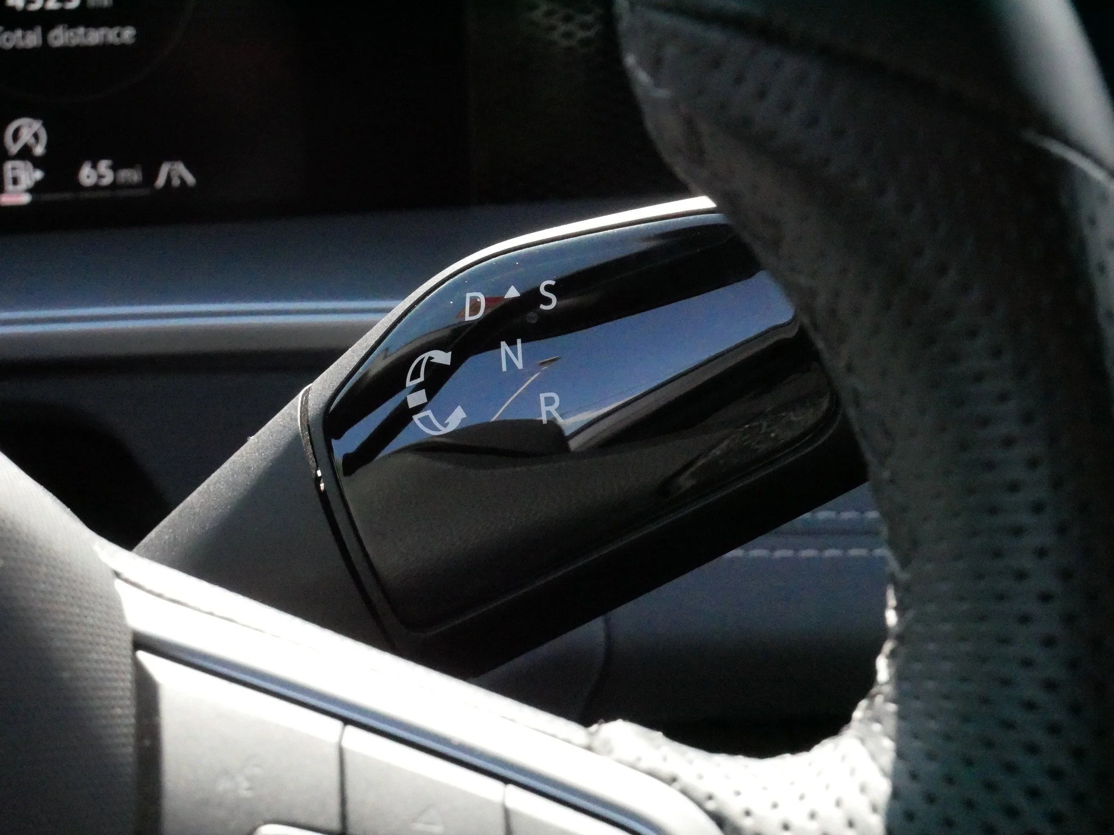 Used 2025 Platinum Gray Metallic Volkswagen SE R-Line Black image 24