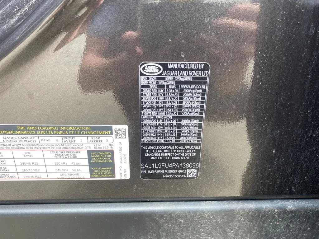 Used 2023 Gray Land Rover SE Dynamic image 30