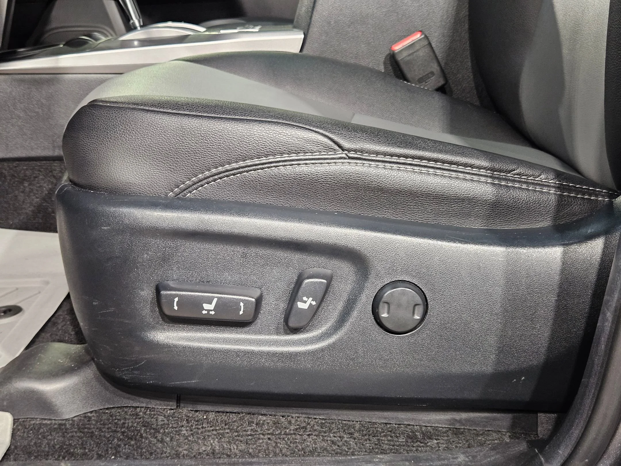 Used 2023 Magnetic Gray Metallic Toyota SR5 Premium image 23