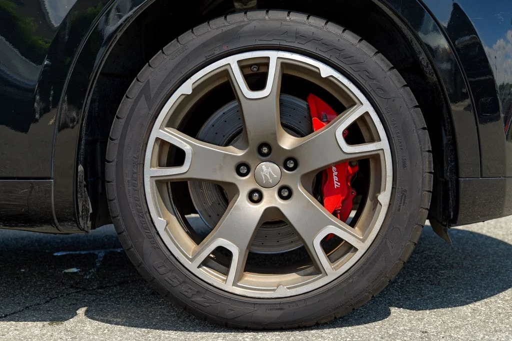 Used 2017  Maserati S image 12