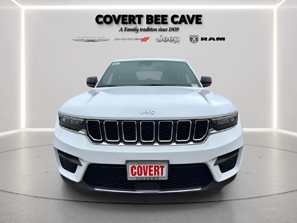 New 2026 Bright White Clear-Coat Exterior Paint Jeep Laredo image 3