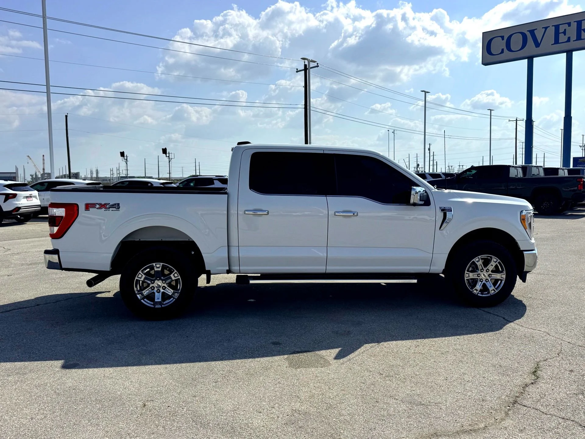 Used 2023  Ford Lariat image 5