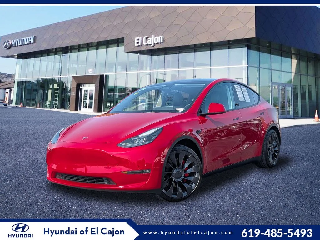 Used 2023  Tesla Performance image 1