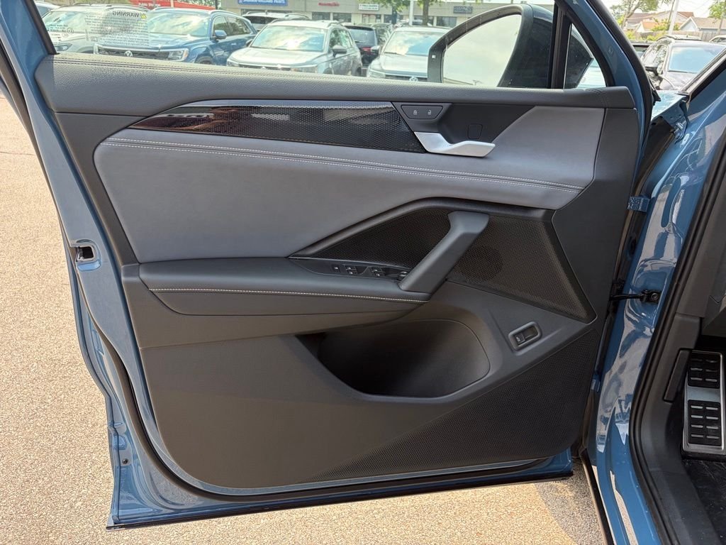 New 2026 Monterey Blue W/Deep Black Roof Volkswagen 2.0T SE R-Line Black image 16