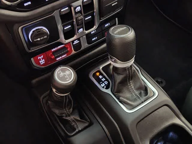 Used 2024 Black Clearcoat Jeep Mojave X image 19