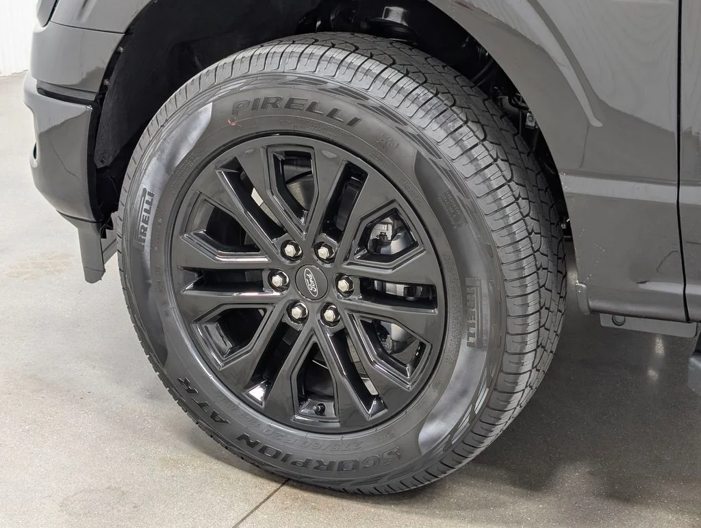 New 2026 Agate Black Metallic Ford XLT image 2