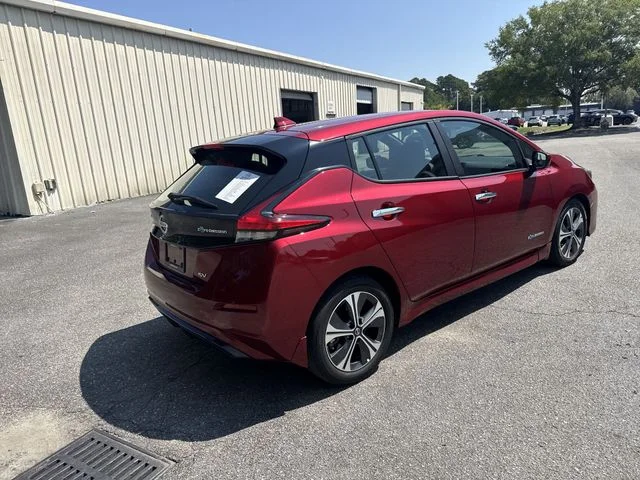 Used 2018 Red Nissan SV image 5