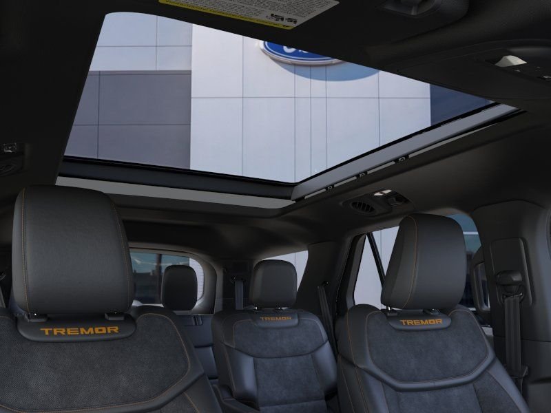 New 2026 Star White Metallic Tri-Coat Ford Tremor image 22