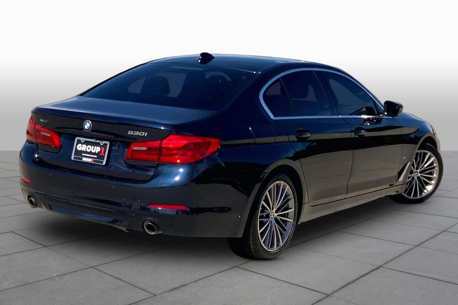 Used 2019 Imperial Blue Metallic BMW 530i xDrive image 13