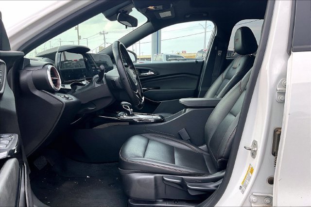Used 2025 White Chevrolet 2RS image 4