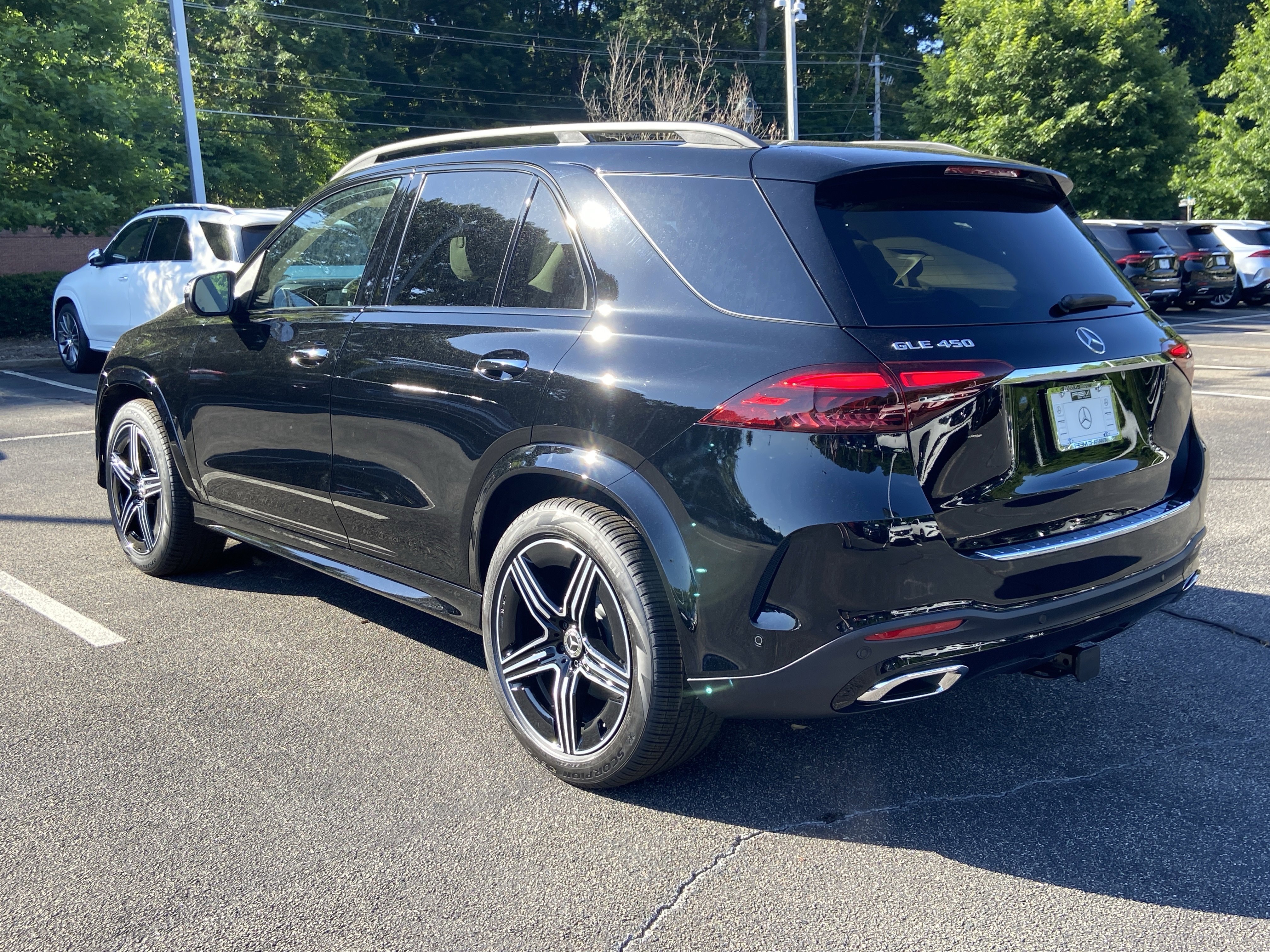 New 2026 Black Mercedes-Benz GLE 450 4MATIC® SUV image 11