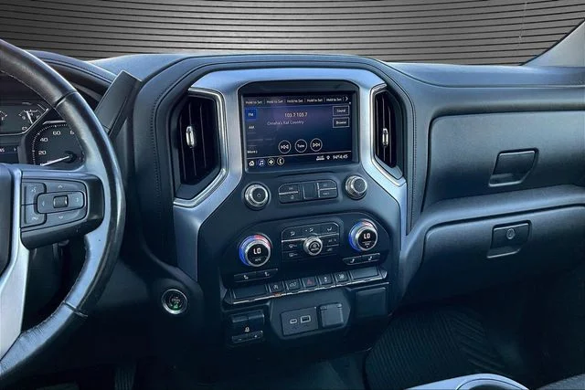 Used 2020 Black GMC SLE image 10
