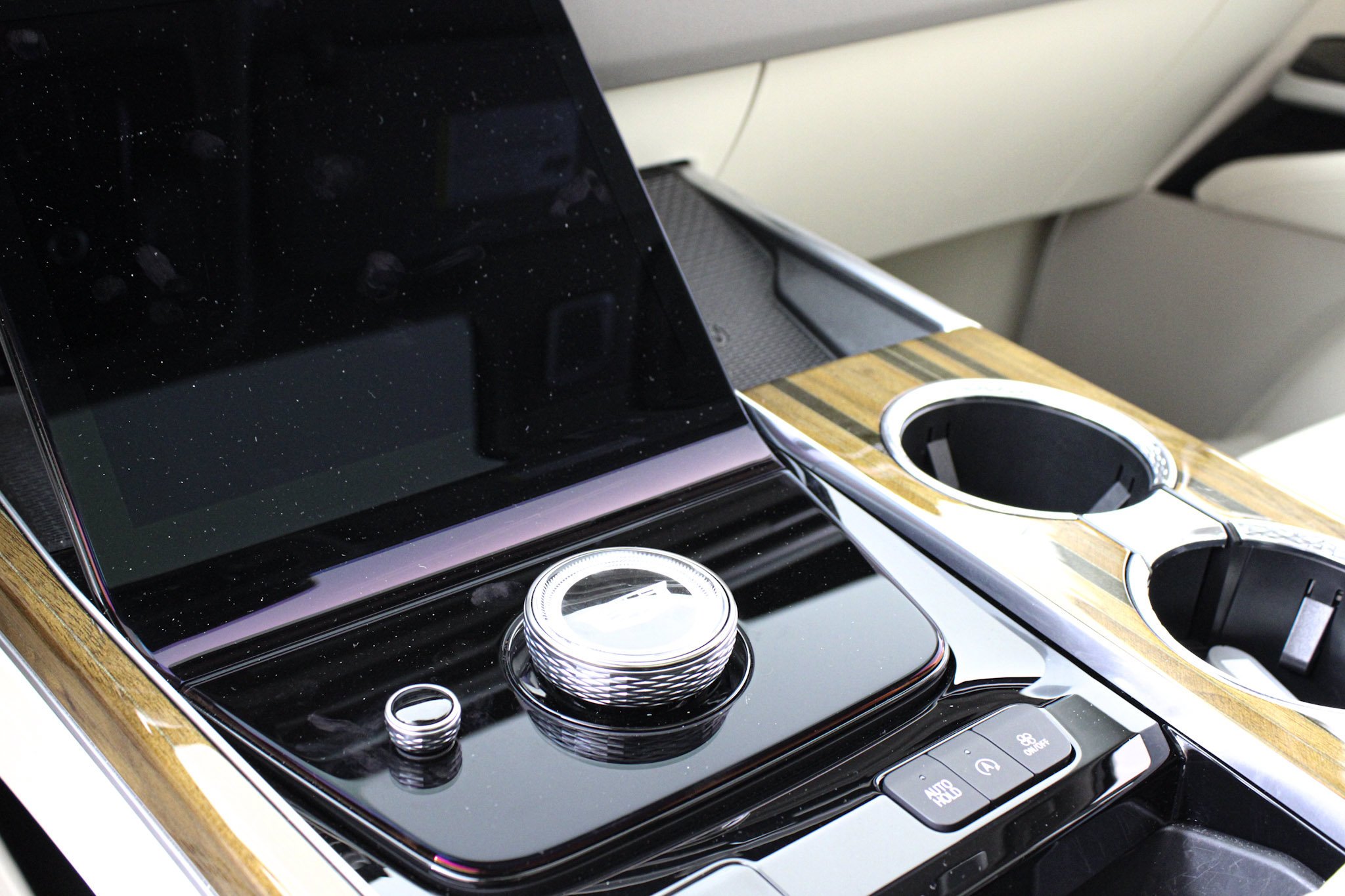 Used 2025 Crystal White Tricoat Cadillac Sport Platinum image 44