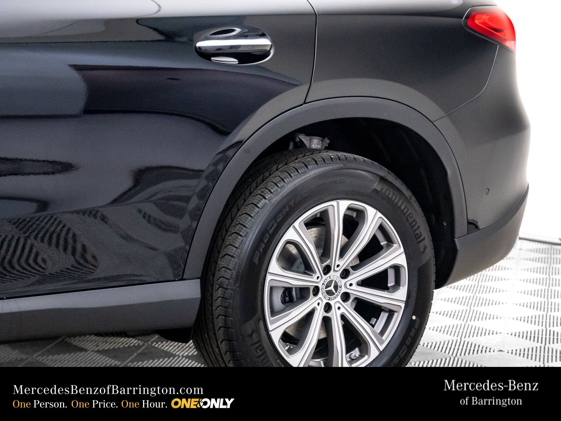 New 2026 Black Mercedes-Benz GLC 300 image 36