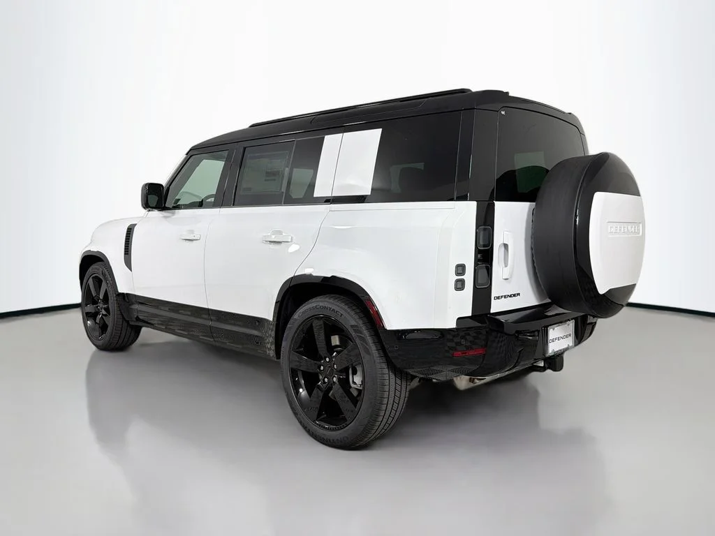 New 2026 Fuji White Land Rover X-Dynamic SE image 7