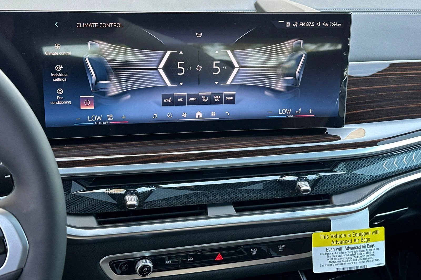 New 2026 Mineral White Metallic BMW xDrive50e image 18