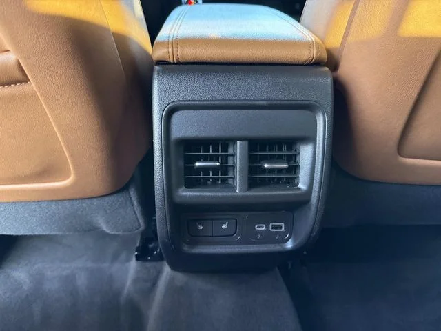 Used 2025 Green Cadillac Sport image 20
