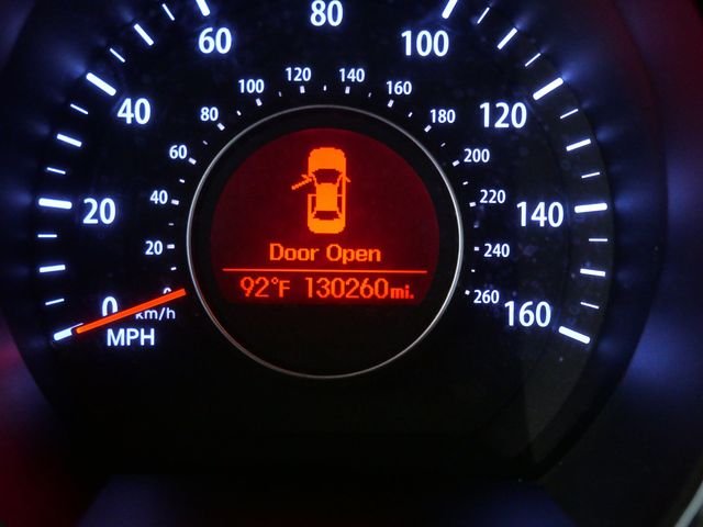 Used 2013 Red Kia EX image 25
