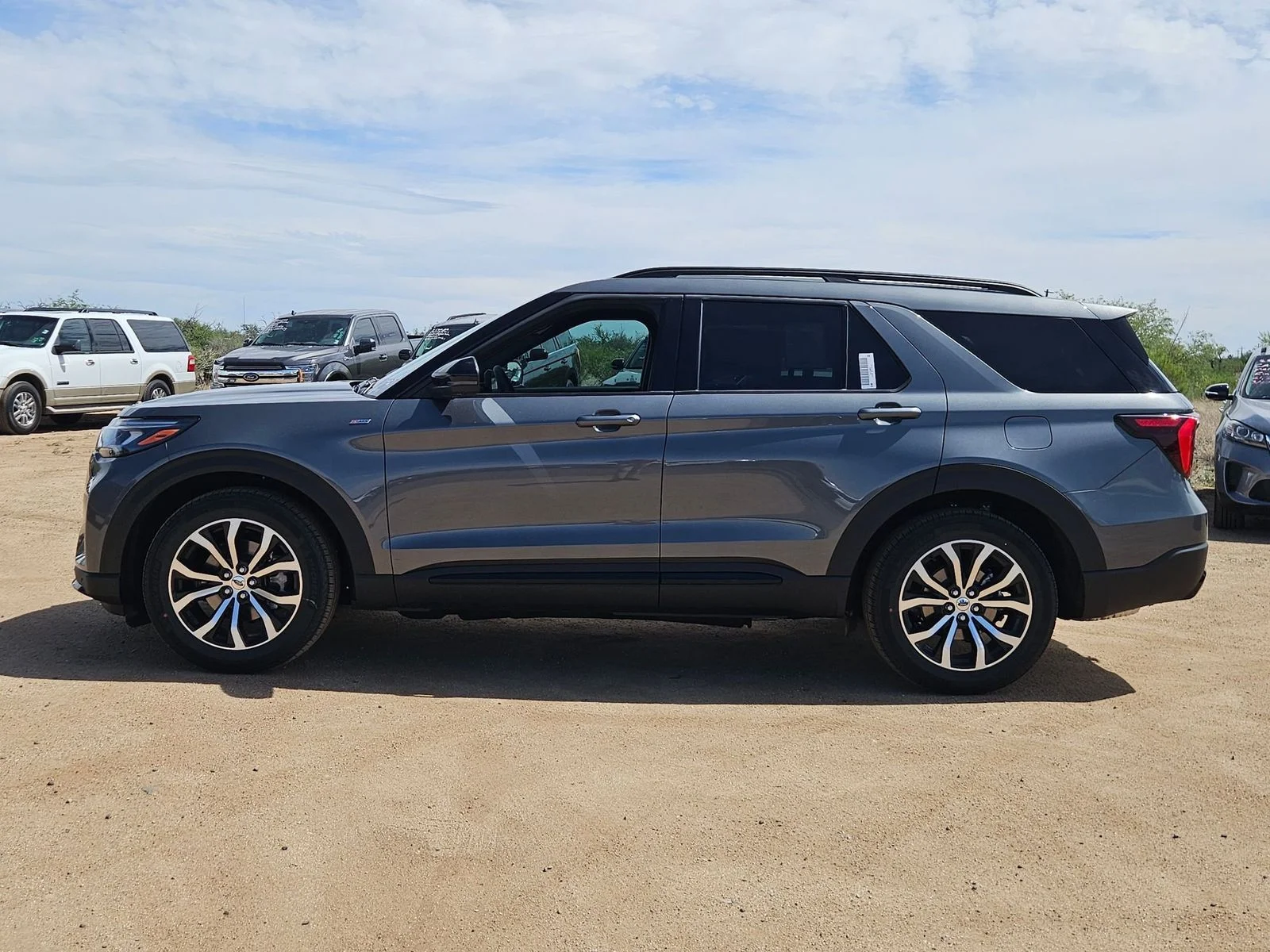 New 2026 Carbonized Gray Metallic Ford ST-Line image 9