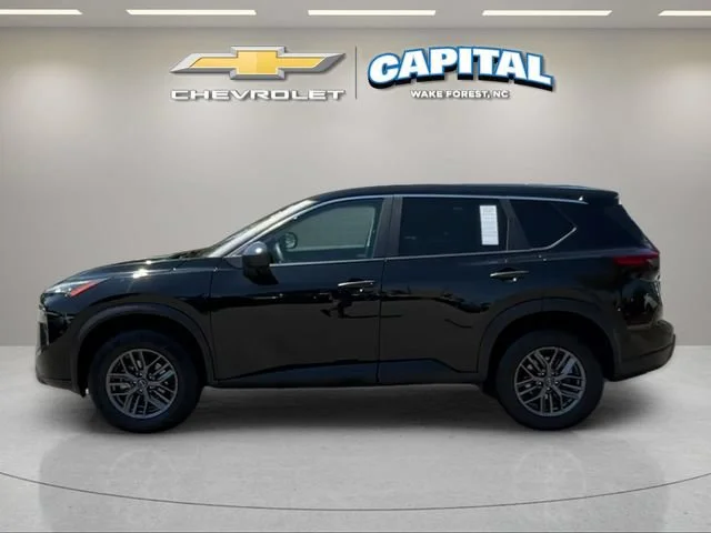 Used 2024  Nissan S image 2