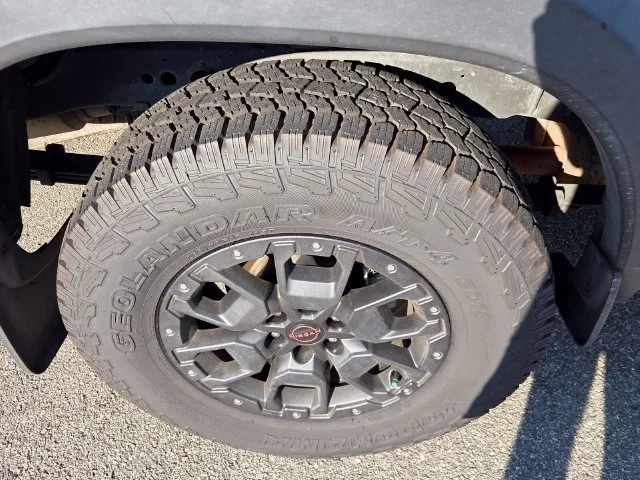 Used 2022  Nissan PRO-4X image 16