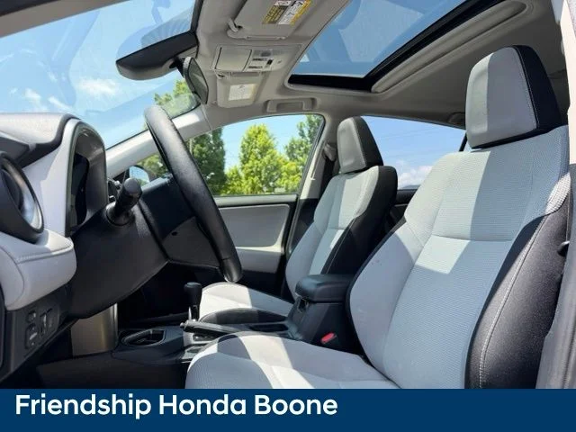 Used 2018 Gray Toyota XLE image 16