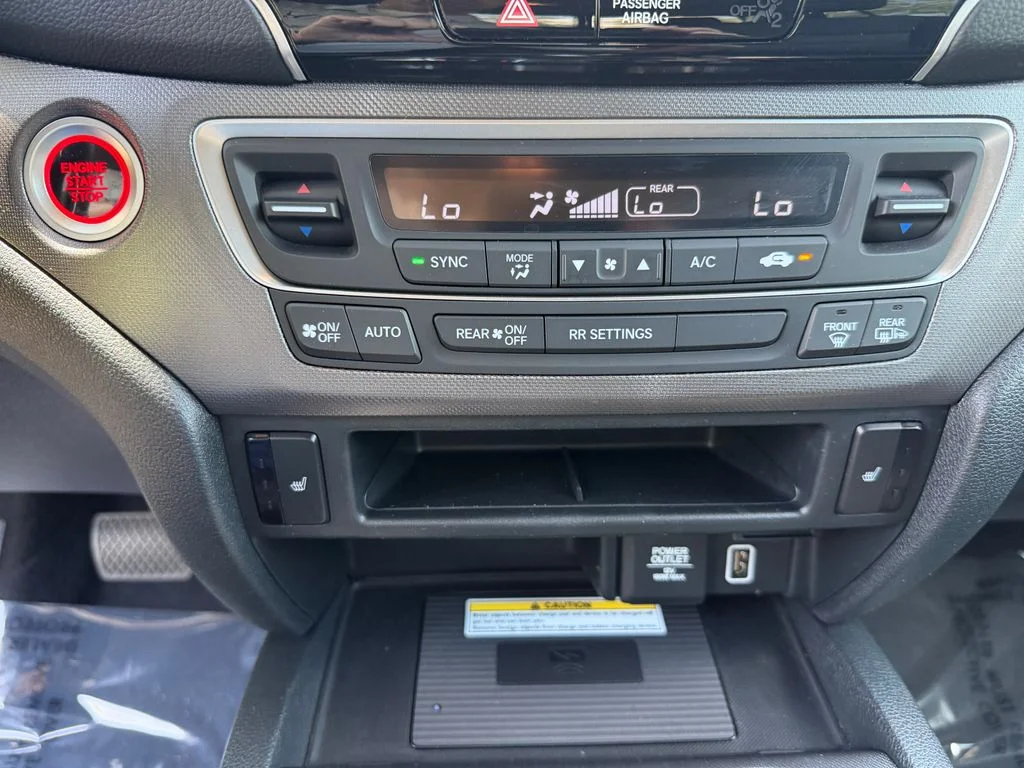 Used 2023 Lunar Silver Metallic Honda AWD RTL-E image 25
