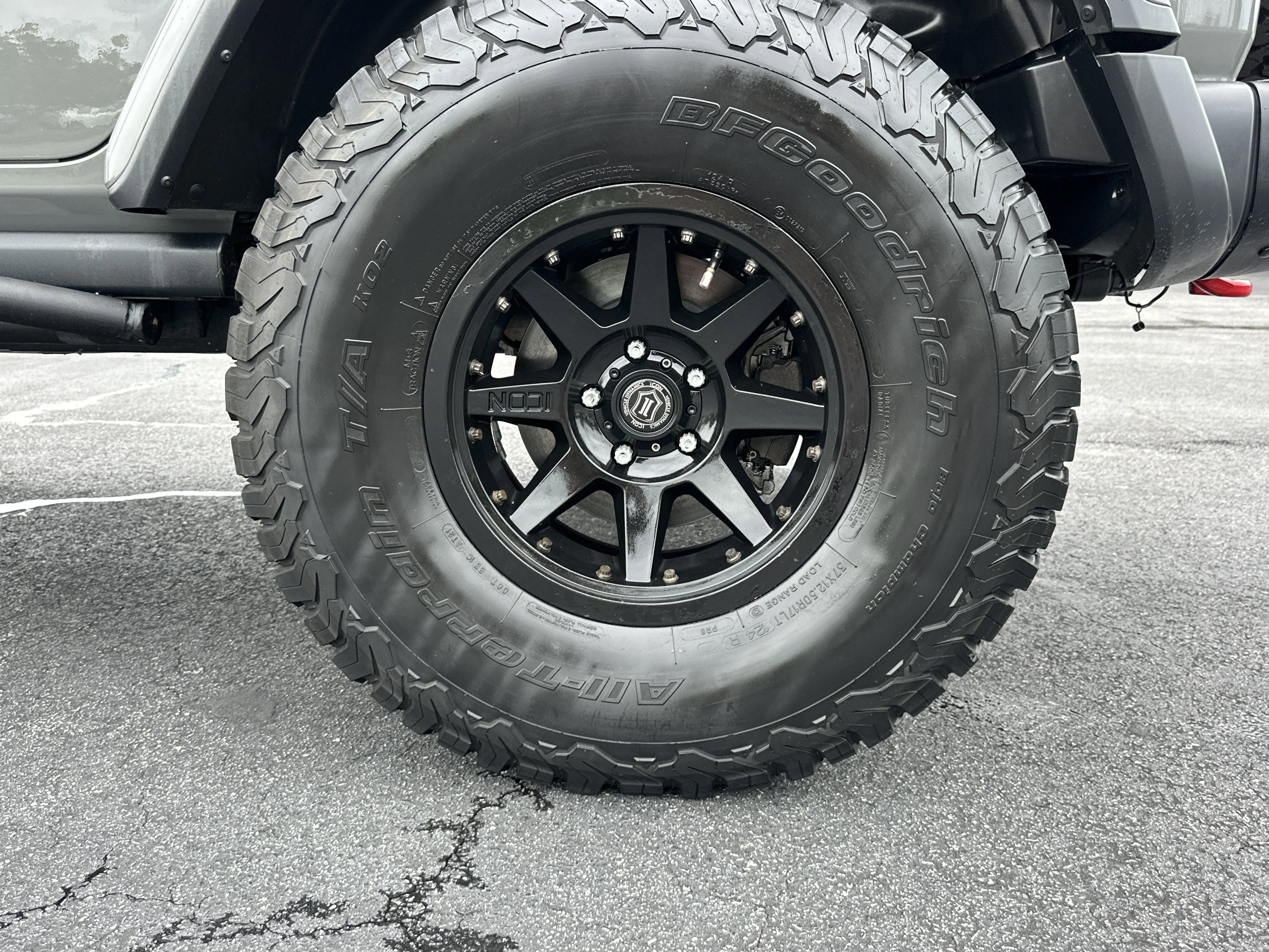 Used 2019 Sting-Gray Clear Coat Jeep Rubicon image 19