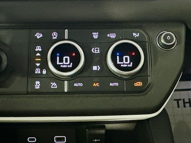 Used 2022  Land Rover X-Dynamic HSE image 17