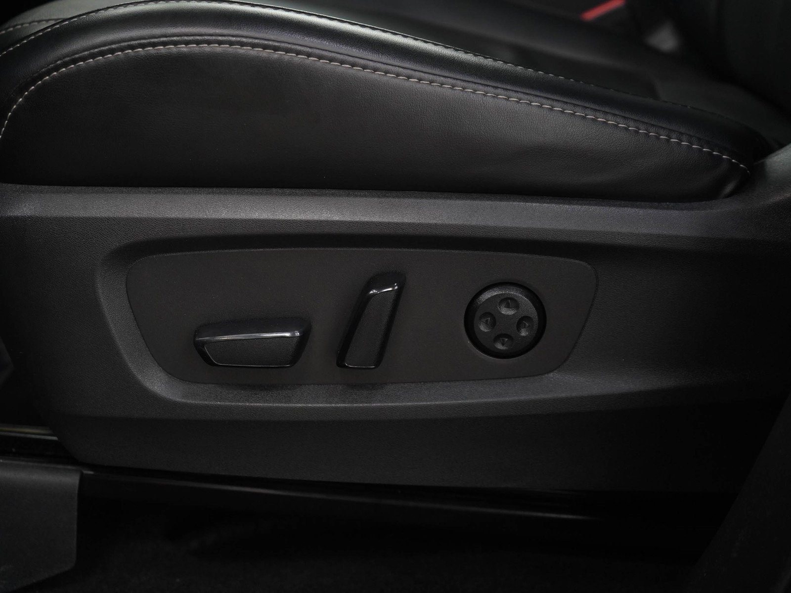 Used 2023 Mineral Black INFINITI LUXE image 29