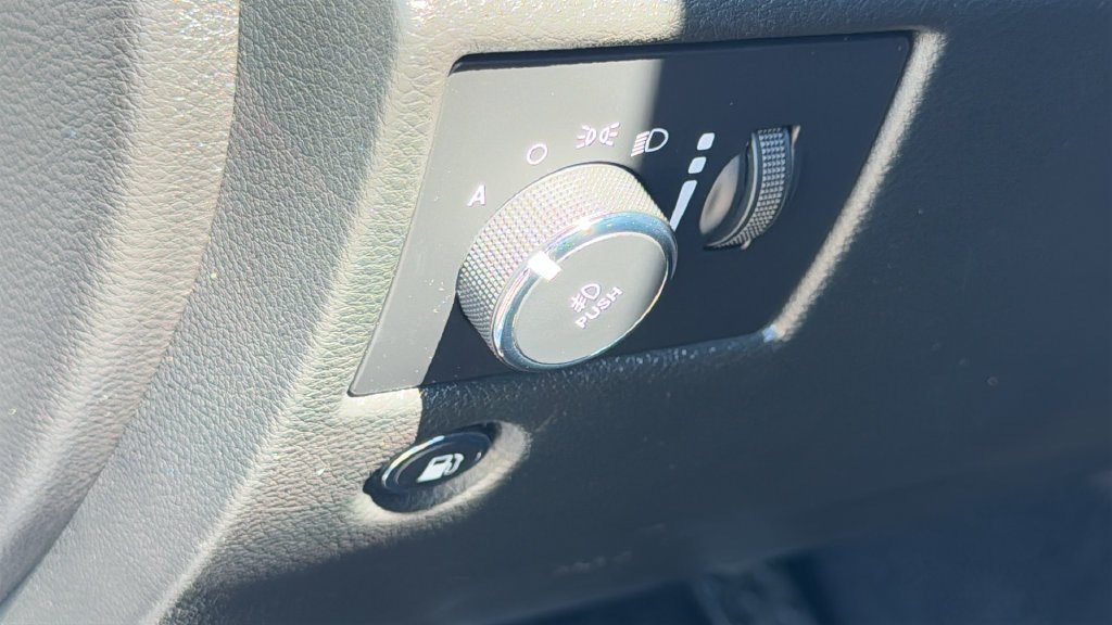 Used 2021 Silver Jeep Overland image 26