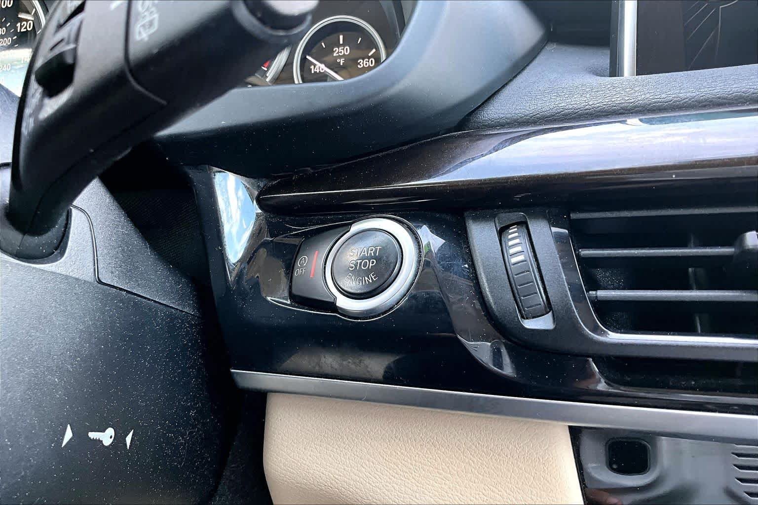 Used 2016 Alpine White BMW xDrive35i image 33