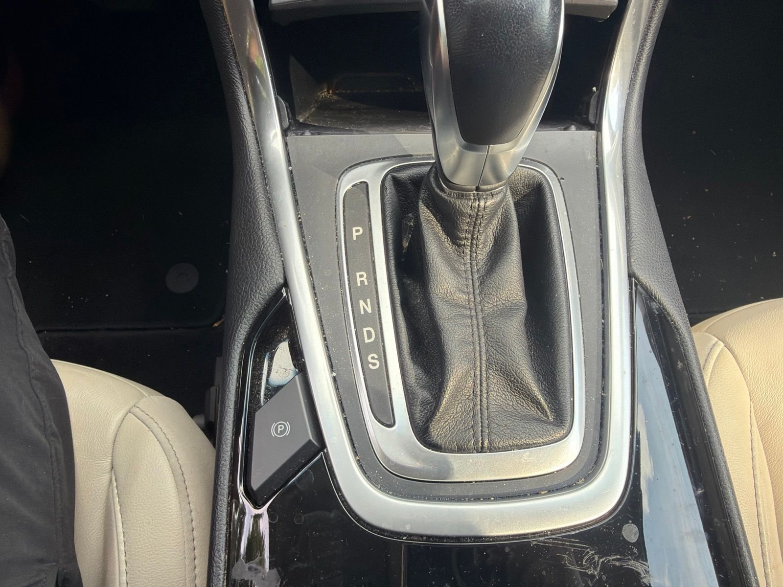 Used 2017 Silver Ford Titanium image 18