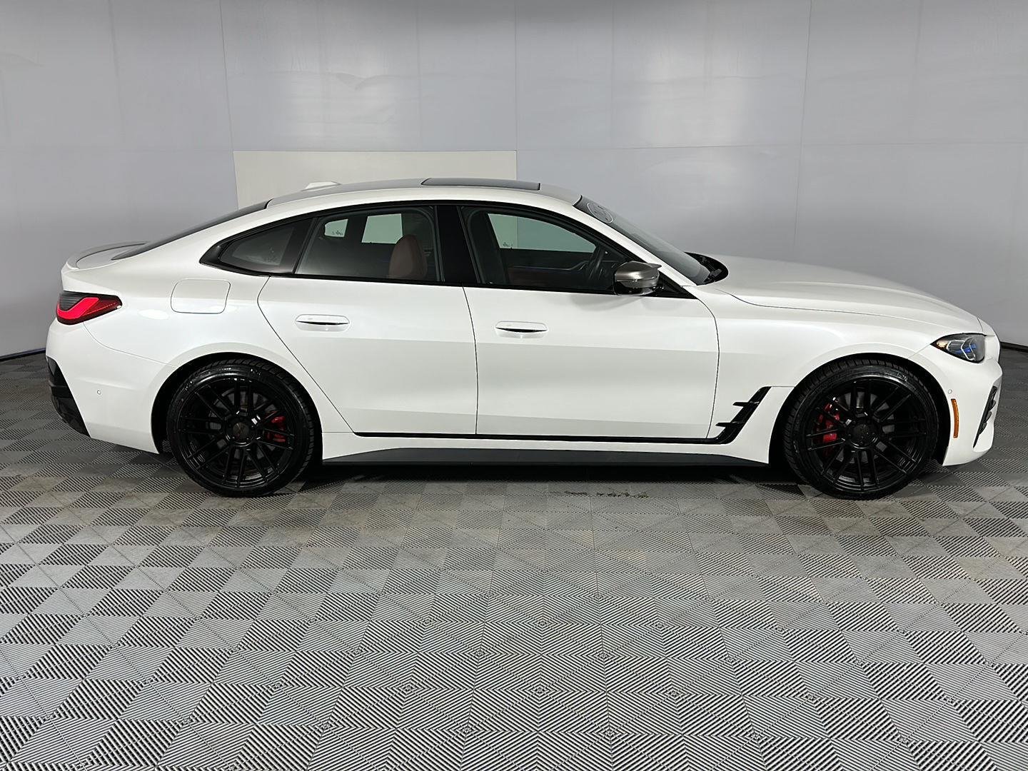 Certified Used 2022 Mineral White Metallic BMW M440i xDrive image 29