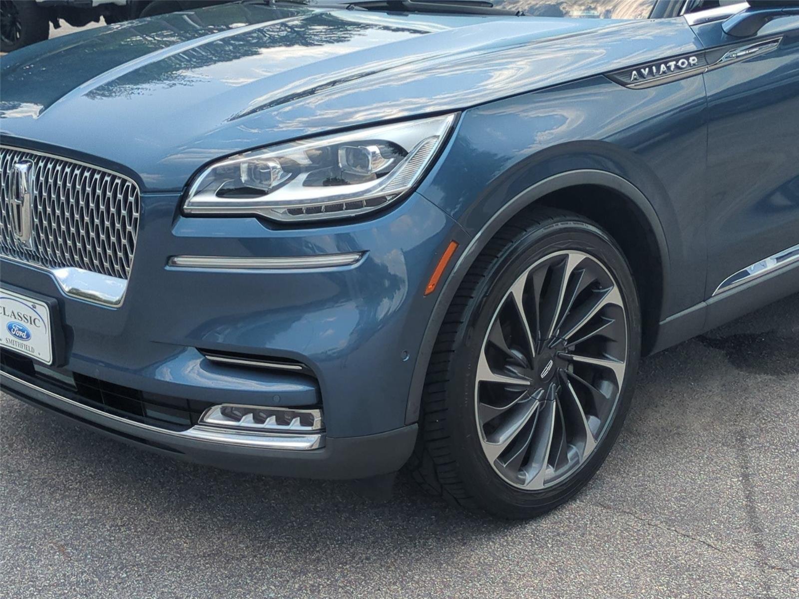 Used 2020 Blue Diamond Metallic Lincoln Reserve image 9